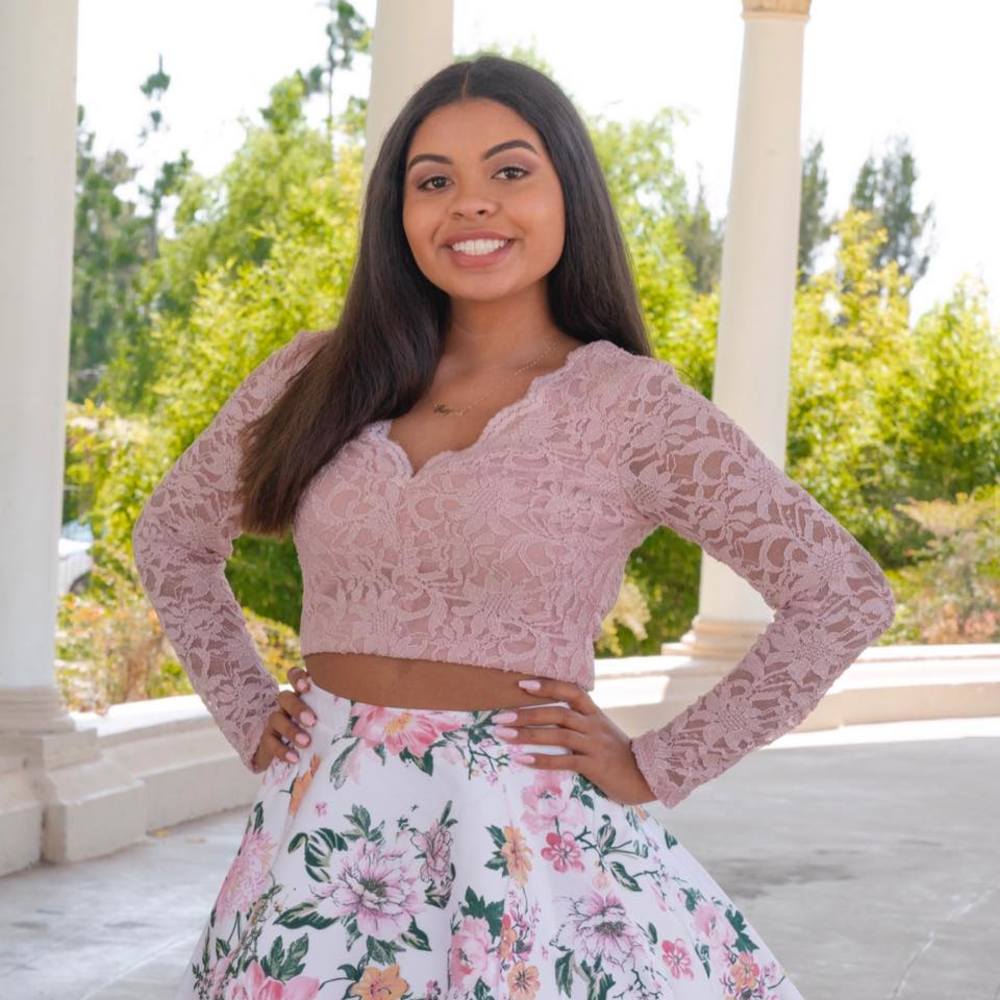 Meet your Posher, Reyna